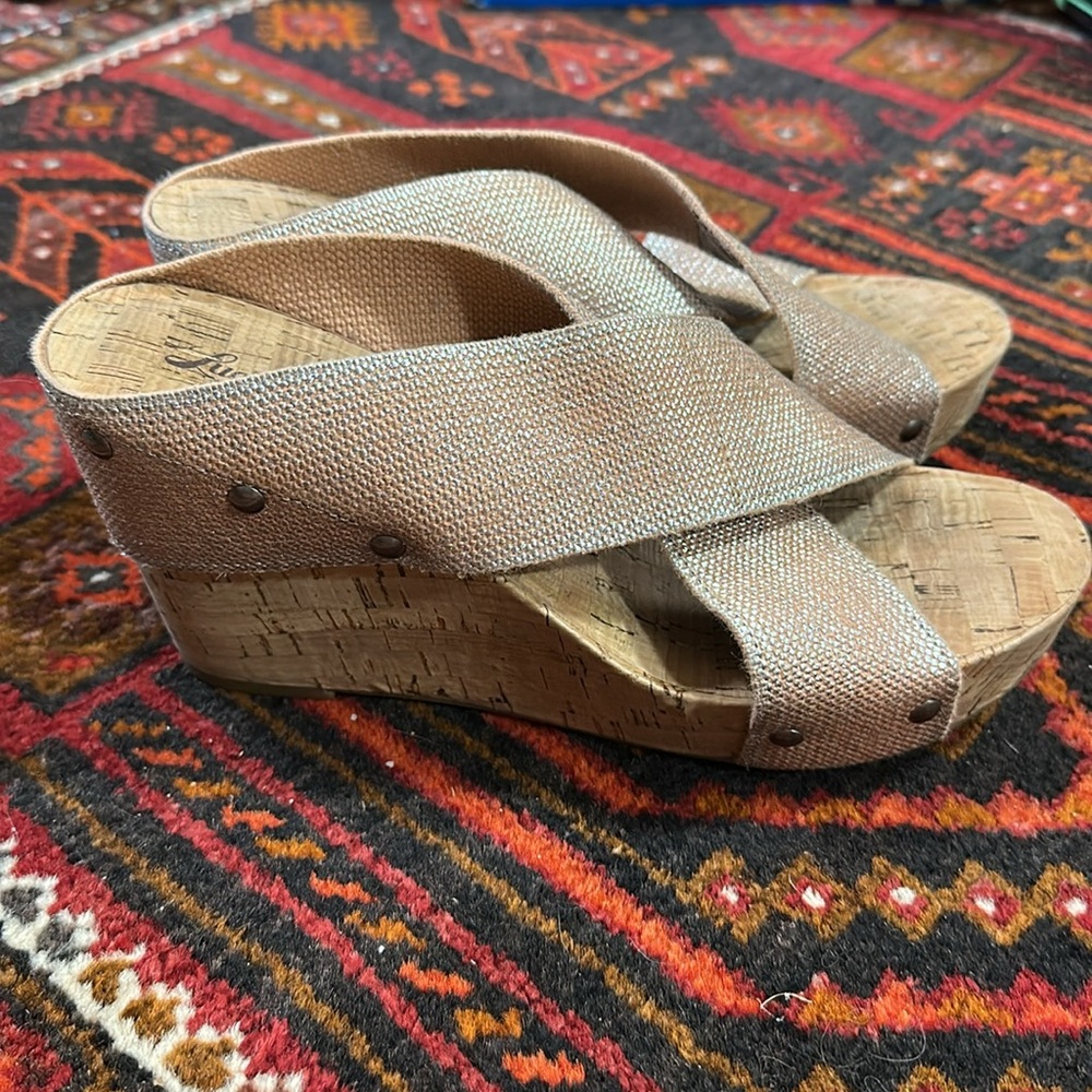 EUC Lucky Brand Stylish Women's Silver/Peach Sandals 9